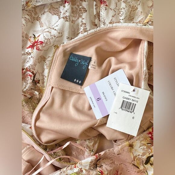 Gabby Skye Floral Lace Fit-&-Flare Dress size 6 - Picture 11 of 12